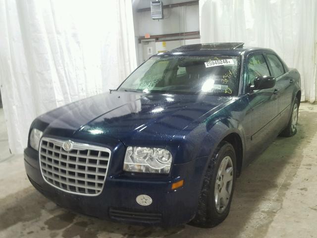 2C3JA43R65H564018 - 2005 CHRYSLER 300 BLUE photo 2