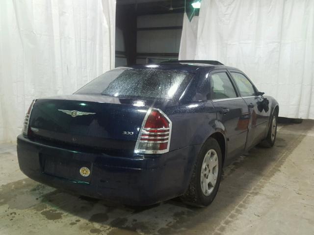 2C3JA43R65H564018 - 2005 CHRYSLER 300 BLUE photo 4