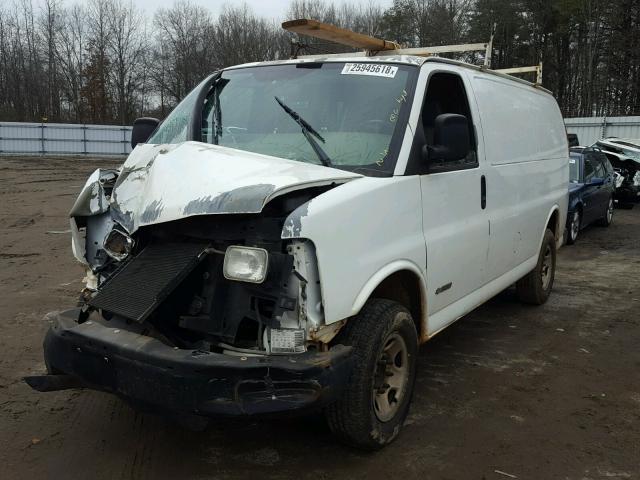 1GCGG25V841104147 - 2004 CHEVROLET EXPRESS G2 WHITE photo 2