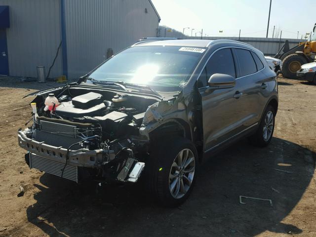 5LMCJ2C98HUL21863 - 2017 LINCOLN MKC SELECT ნაცრისფერი ფოტო 2