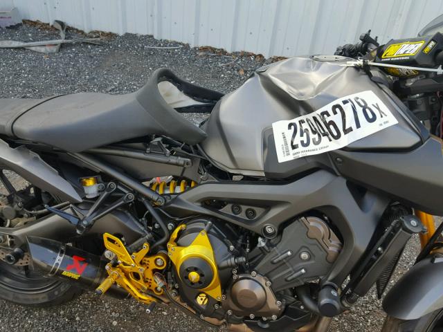 JYARN33E9FA005682 - 2015 YAMAHA FZ09 GRAY photo 9