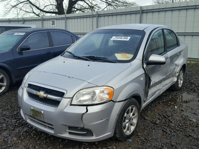 KL1TD56618B037852 - 2008 CHEVROLET AVEO BASE SILVER photo 2