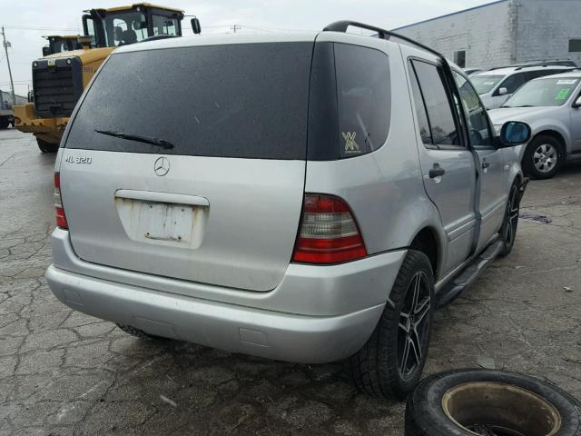 4JGAB54E8YA149792 - 2000 MERCEDES-BENZ ML 320 SILVER photo 4