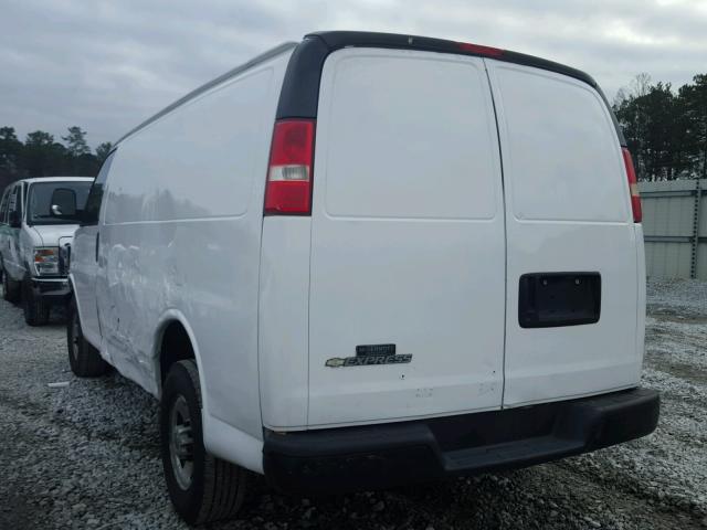 1GCHG35VX71121790 - 2007 CHEVROLET EXPRESS G3 WHITE photo 3