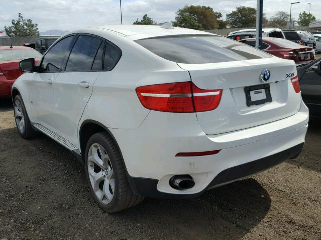 5UXFG2C52BLX06976 - 2011 BMW X6 XDRIVE3 WHITE photo 3