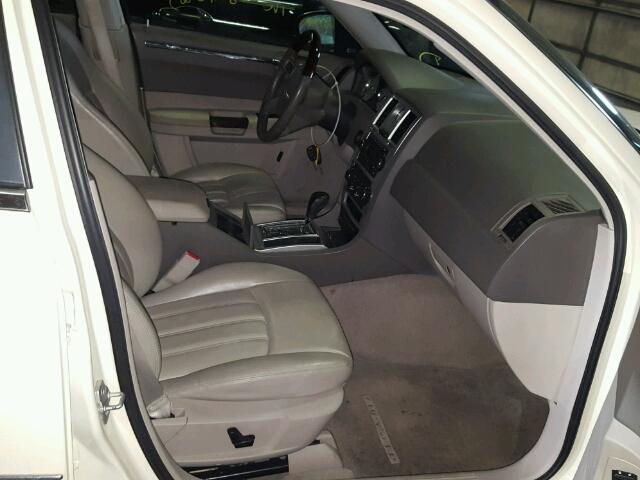 2C3LA63H97H774840 - 2007 CHRYSLER 300C WHITE photo 5