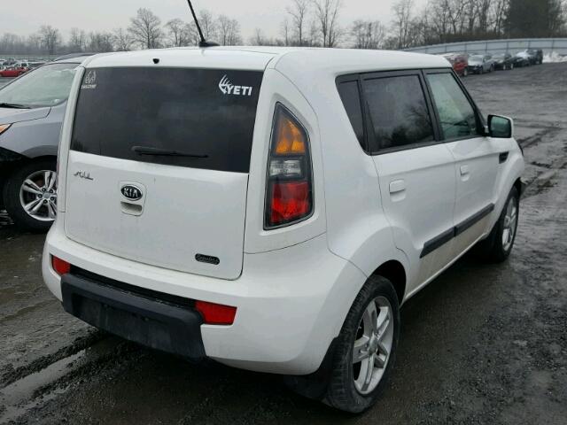 KNDJT2A24A7087580 - 2010 KIA SOUL +/!/S WHITE photo 4