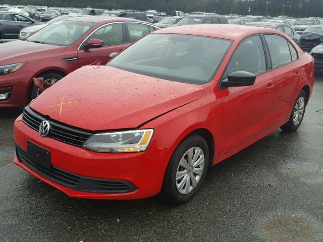 3VW2K7AJ1DM383384 - 2013 VOLKSWAGEN JETTA BASE წითელი ფოტო 2