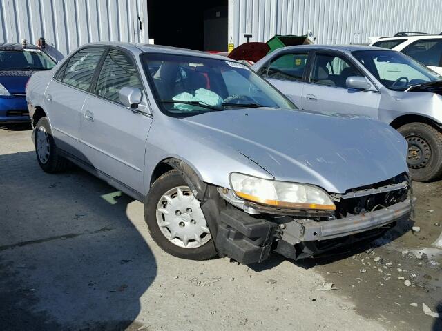 1HGCG665X1A020378 - 2001 HONDA ACCORD LX SILVER photo 1