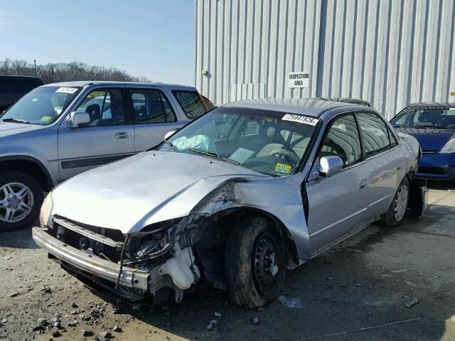 1HGCG665X1A020378 - 2001 HONDA ACCORD LX SILVER photo 2