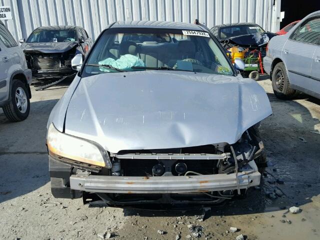 1HGCG665X1A020378 - 2001 HONDA ACCORD LX SILVER photo 9