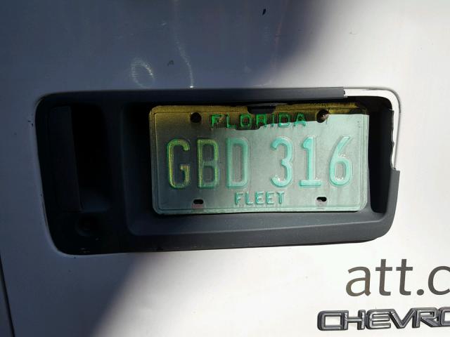 1GCHG35R811152630 - 2001 CHEVROLET EXPRESS G3 WHITE photo 9