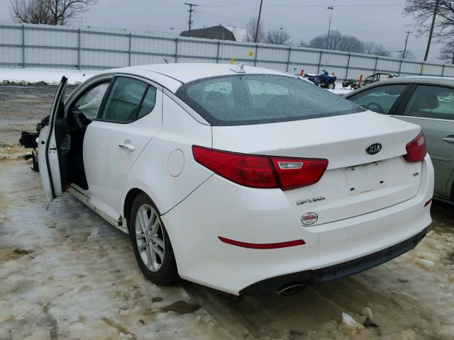 KNAGM4A73F5587471 - 2015 KIA OPTIMA LX WHITE photo 3