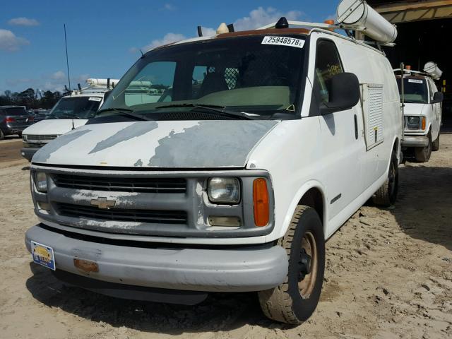 1GCHG35RX11227117 - 2001 CHEVROLET EXPRESS G3 WHITE photo 2