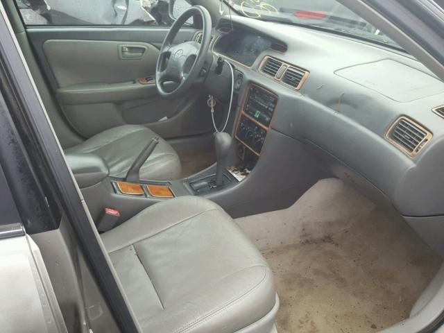 4T1BG22K1XU592148 - 1999 TOYOTA CAMRY CE GRAY photo 5