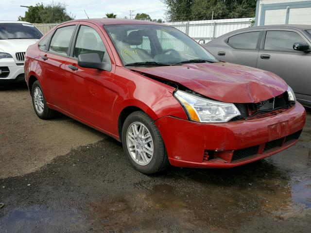 1FAHP3FN2AW105422 - 2010 FORD FOCUS SE RED photo 1