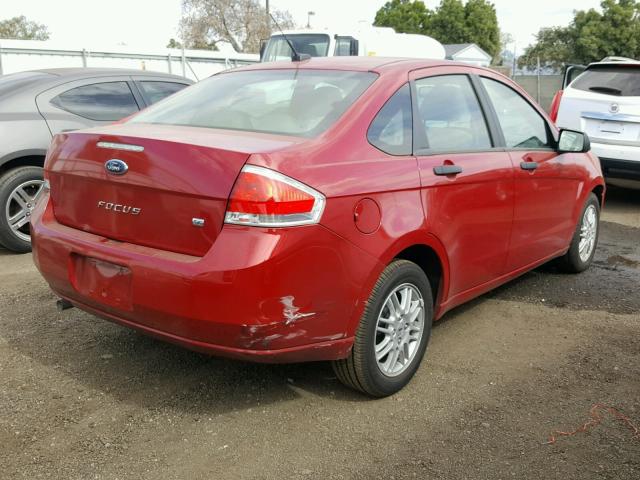 1FAHP3FN2AW105422 - 2010 FORD FOCUS SE RED photo 4