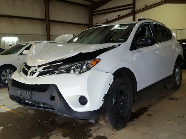 JTMZFREV3FJ031003 - 2015 TOYOTA RAV4 LE WHITE photo 2