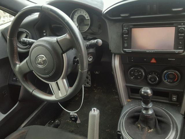 JF1ZNAA12E9708443 - 2014 TOYOTA SCION FR-S შავი ფოტო 9