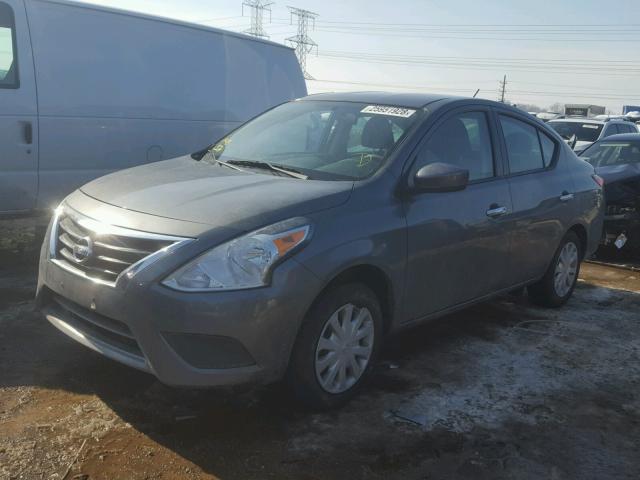 3N1CN7AP7GL821387 - 2016 NISSAN VERSA S GRAY photo 2