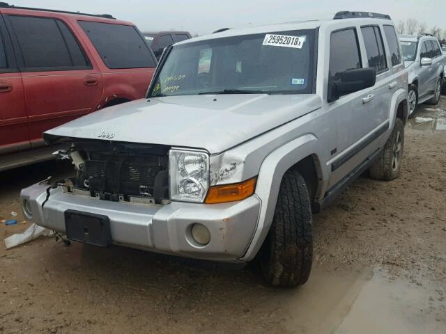 1J8HH48K98C158526 - 2008 JEEP COMMANDER SILVER photo 2