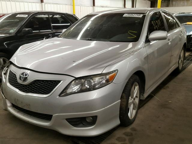 4T1BF3EKXBU747079 - 2011 TOYOTA CAMRY BASE SILVER photo 2