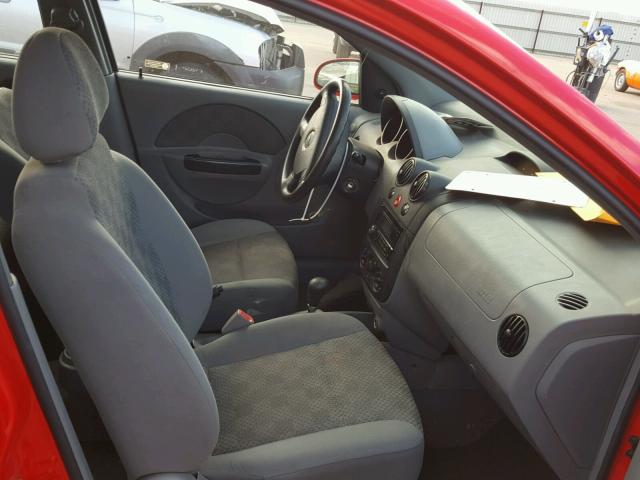 KL1TD52625B476026 - 2005 CHEVROLET AVEO BASE Czerwony zdjęcie 5