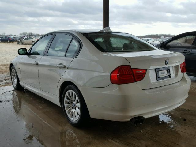 WBAPH77549NM31360 - 2009 BMW 328 I WHITE photo 3