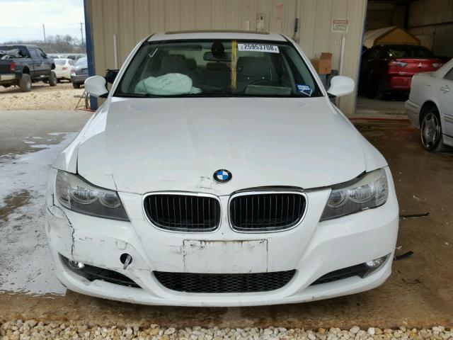 WBAPH77549NM31360 - 2009 BMW 328 I WHITE photo 9