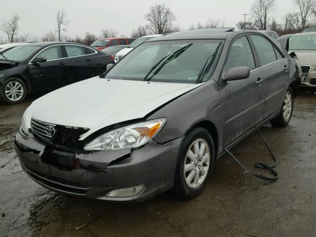 4T1BE30K44U904196 - 2004 TOYOTA CAMRY LE GRAY photo 2