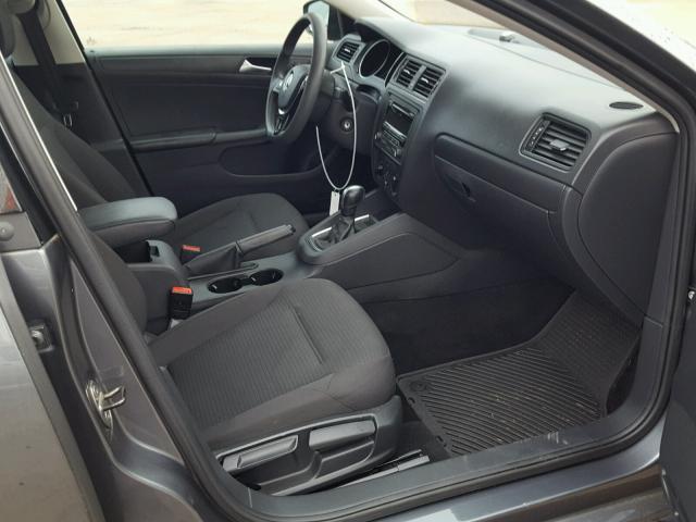 3VW2K7AJXFM350127 - 2015 VOLKSWAGEN JETTA BASE 银色 照片 5