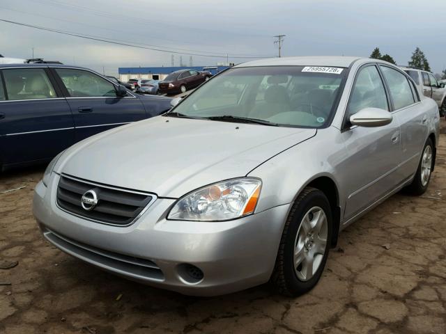 1N4AL11D72C135244 - 2002 NISSAN ALTIMA BAS SILVER photo 2