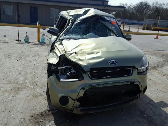 KNDJT2A62C7369478 - 2012 KIA SOUL + GREEN photo 9