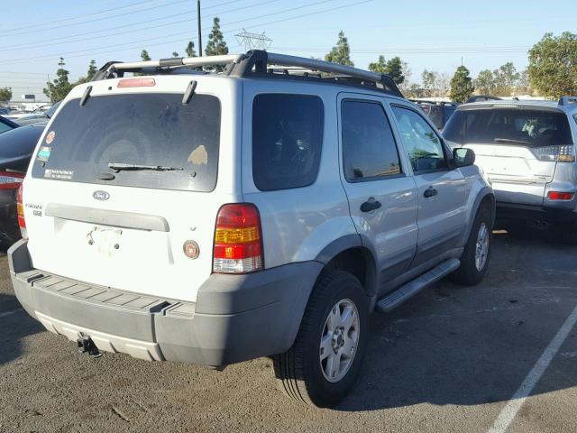 1FMYU03155KC80548 - 2005 FORD ESCAPE XLT SILVER photo 4