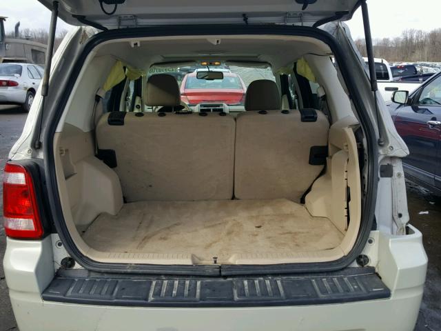 1FMCU03158KD83743 - 2008 FORD ESCAPE XLT CREAM photo 9