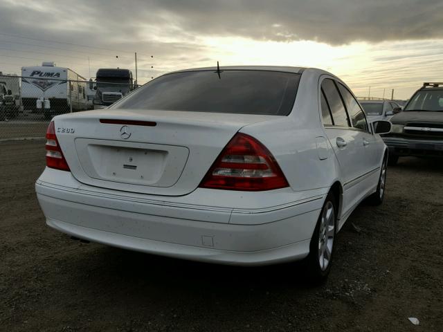 WDBRF54HX6A836595 - 2006 MERCEDES-BENZ C GENERATI WHITE photo 4