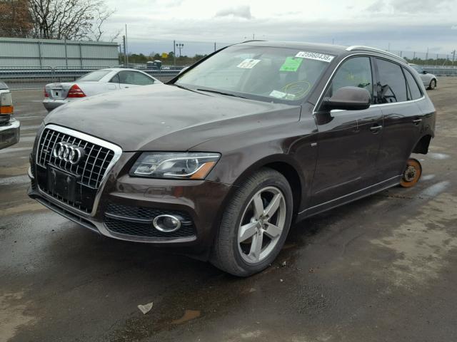 WA1DKAFP8BA056412 - 2011 AUDI Q5 PREMIUM BROWN photo 2