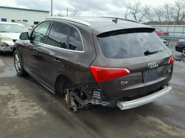 WA1DKAFP8BA056412 - 2011 AUDI Q5 PREMIUM BROWN photo 3