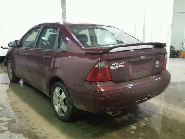 1FAHP34NX7W282568 - 2007 FORD FOCUS ZX4 RED photo 3