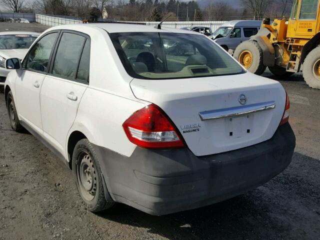 3N1BC11E09L396126 - 2009 NISSAN VERSA S WHITE photo 3