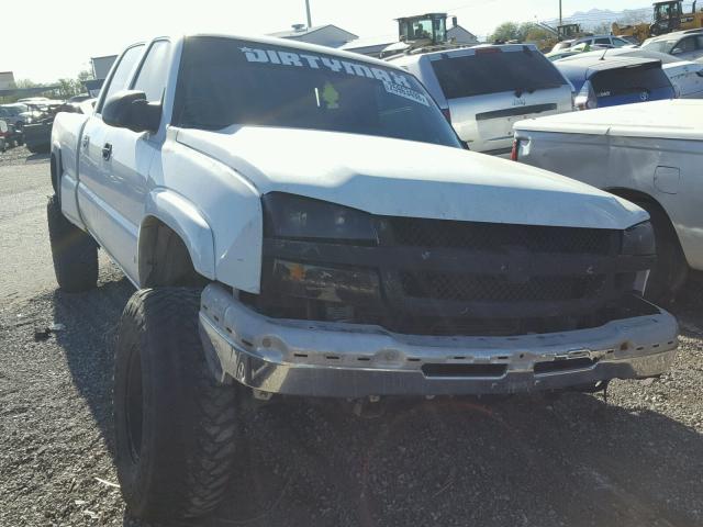 1GCHC23295F917509 - 2005 CHEVROLET SILVERADO WHITE photo 1