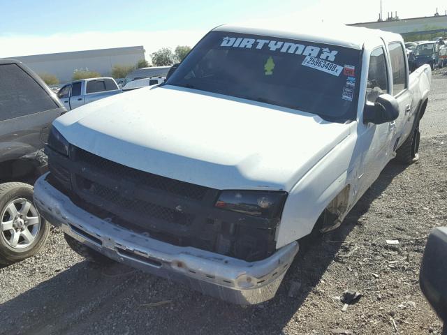 1GCHC23295F917509 - 2005 CHEVROLET SILVERADO WHITE photo 2