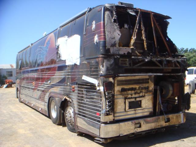 2PCM33406T1025868 - 1996 PREVOST BUS BURGUNDY photo 3