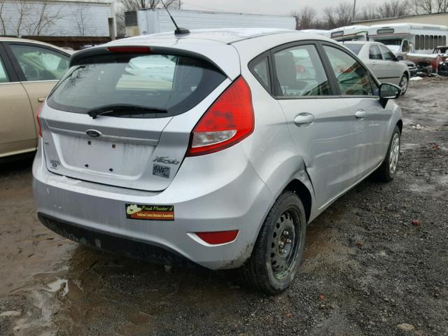 3FADP4EJ6DM219298 - 2013 FORD FIESTA SE GRAY photo 4