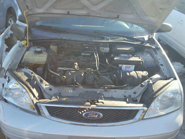 1FAFP34N65W298805 - 2005 FORD FOCUS ZX4 SILVER photo 7