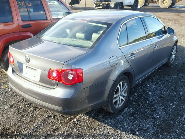 3VWRF71K86M682479 - 2006 VOLKSWAGEN JETTA 2.5 GRAY photo 4