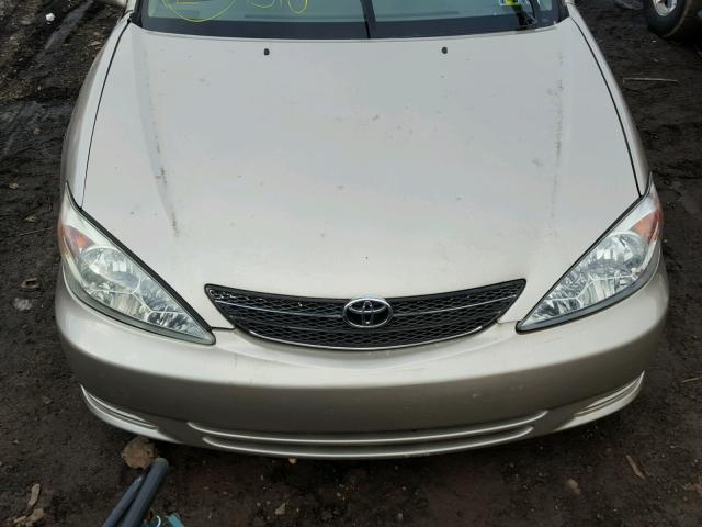 4T1BE30K64U914552 - 2004 TOYOTA CAMRY LE TAN photo 7