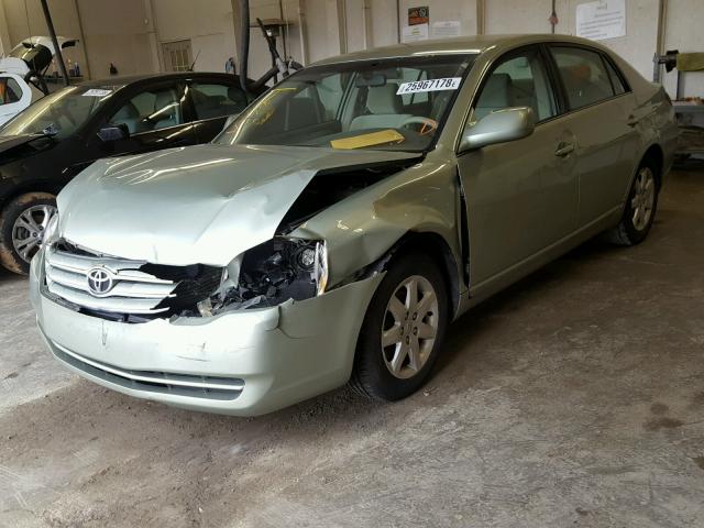 4T1BK36B16U124787 - 2006 TOYOTA AVALON XL GREEN photo 2