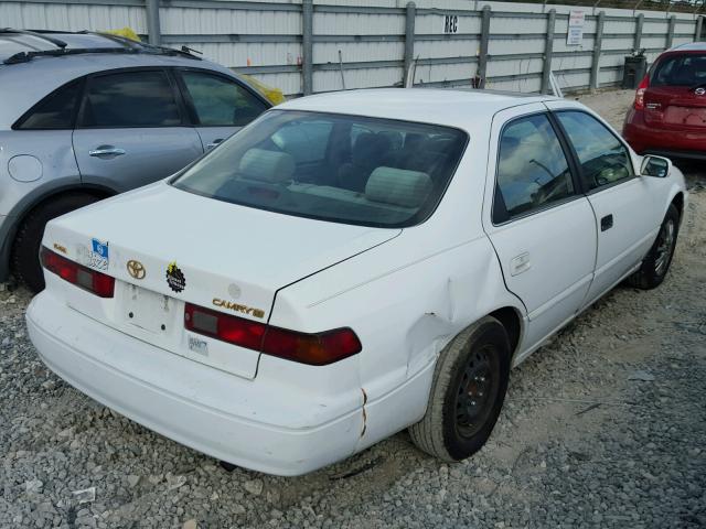 4T1BG22KXWU199618 - 1998 TOYOTA CAMRY CE WHITE photo 4