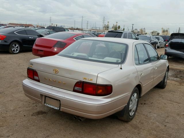 4T1BF12K2TU121150 - 1996 TOYOTA CAMRY LE TAN photo 4